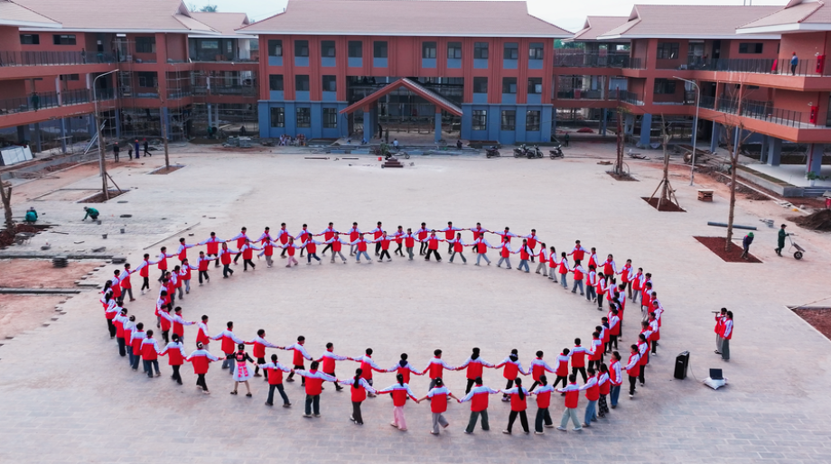 Trường Phổ thông nội trú liên cấp TH&THCS Si Pa Phìn là công trình đầu tiên được triển khai xây dựng theo chủ trương của Bộ Chính trị.