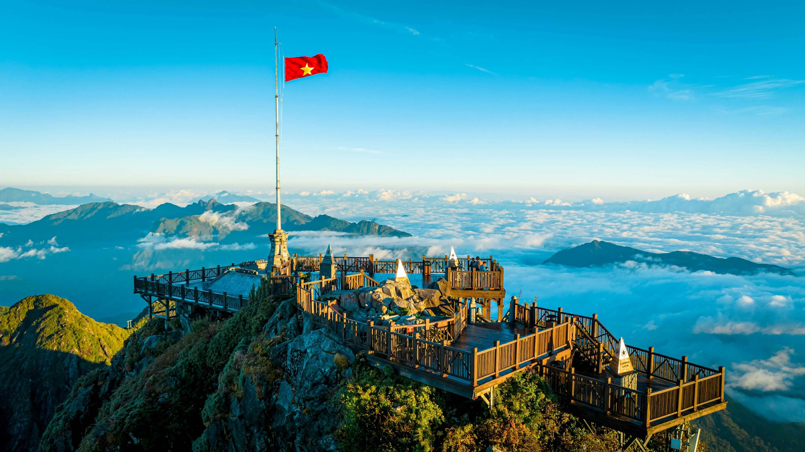 Chinh phục đỉnh Fansipan kết hợp nghỉ dưỡng tại Hotel de la Coupole - MGallery