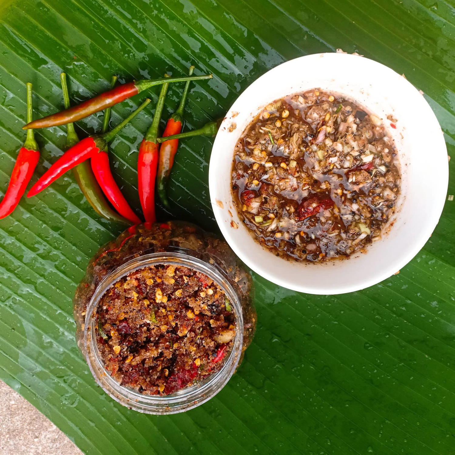 Chẩm chéo kết hợp nhiều loại gia vị thơm, mang đến một món quà nhỏ gọn nhưng đậm dấu ấn ẩm thực Tây Bắc. (Nguồn: Sưu tầm)