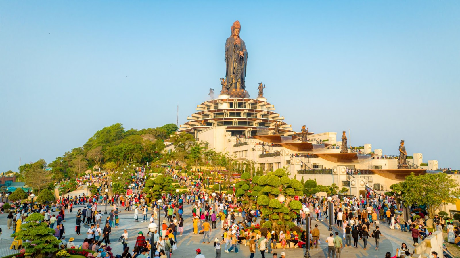 Tour du lịch Tây Ninh đa dạng, phù hợp với nhiều đối tượng du khách.