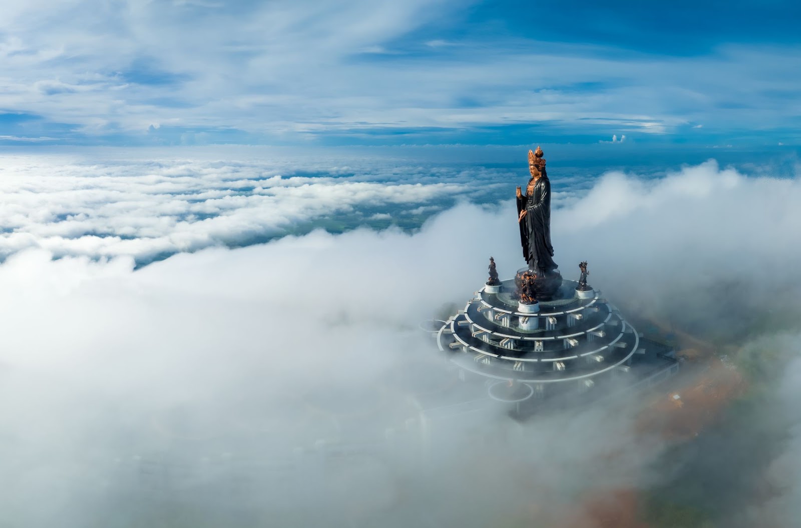 Thời tiết Tây Ninh thuận lợi để du khách có thể trải nghiệm quanh năm.