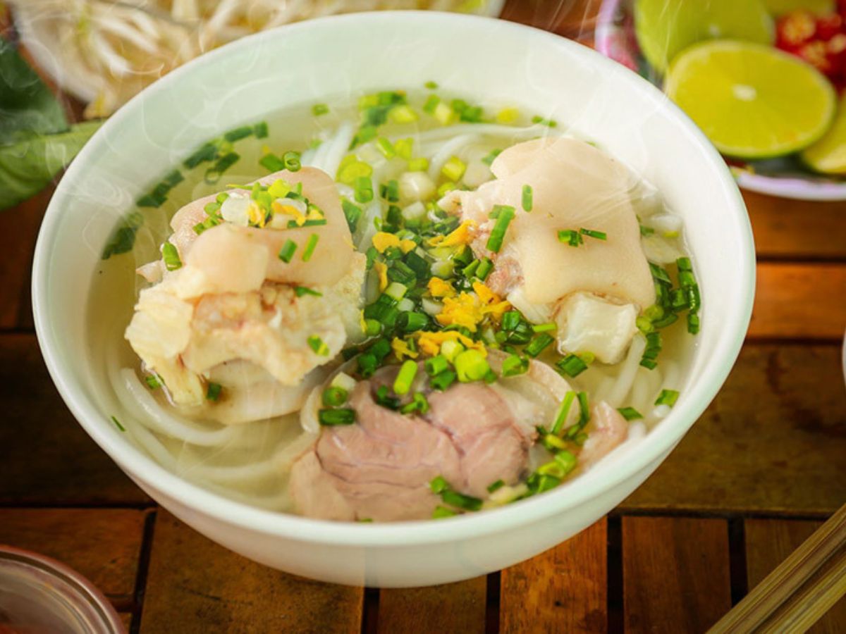 Bánh canh Trảng Bàng mang hương vị đặc trưng của Tây Ninh.