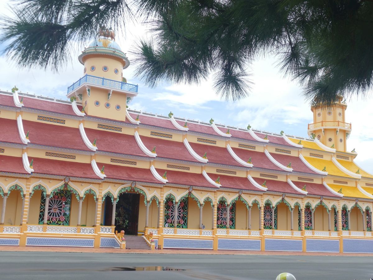 Quần thể kiến trúc Tòa Thánh gắn liền với những câu chuyện riêng.