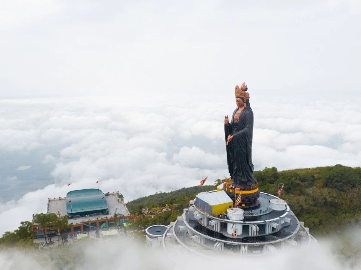 Explore Sun World Ba Den Mountain and discover delicious Tay Ninh eateries.