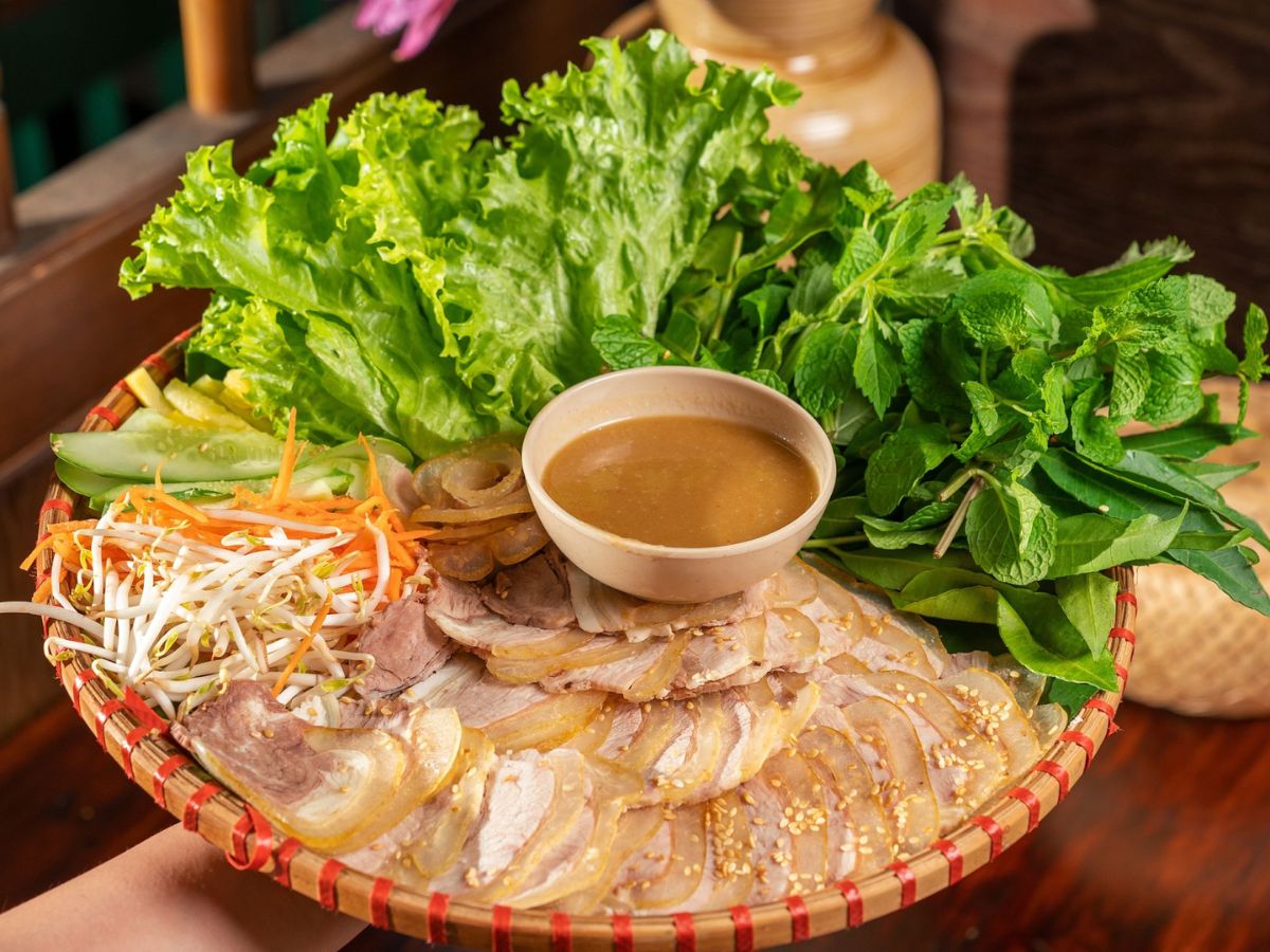 Quán bò tơ 6 Hùng là địa chỉ quán ăn Trảng Bàng quen thuộc của người dân địa phương.