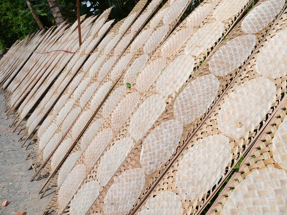 Quy trình làm bánh tráng dẻo cay vô cùng kỳ công