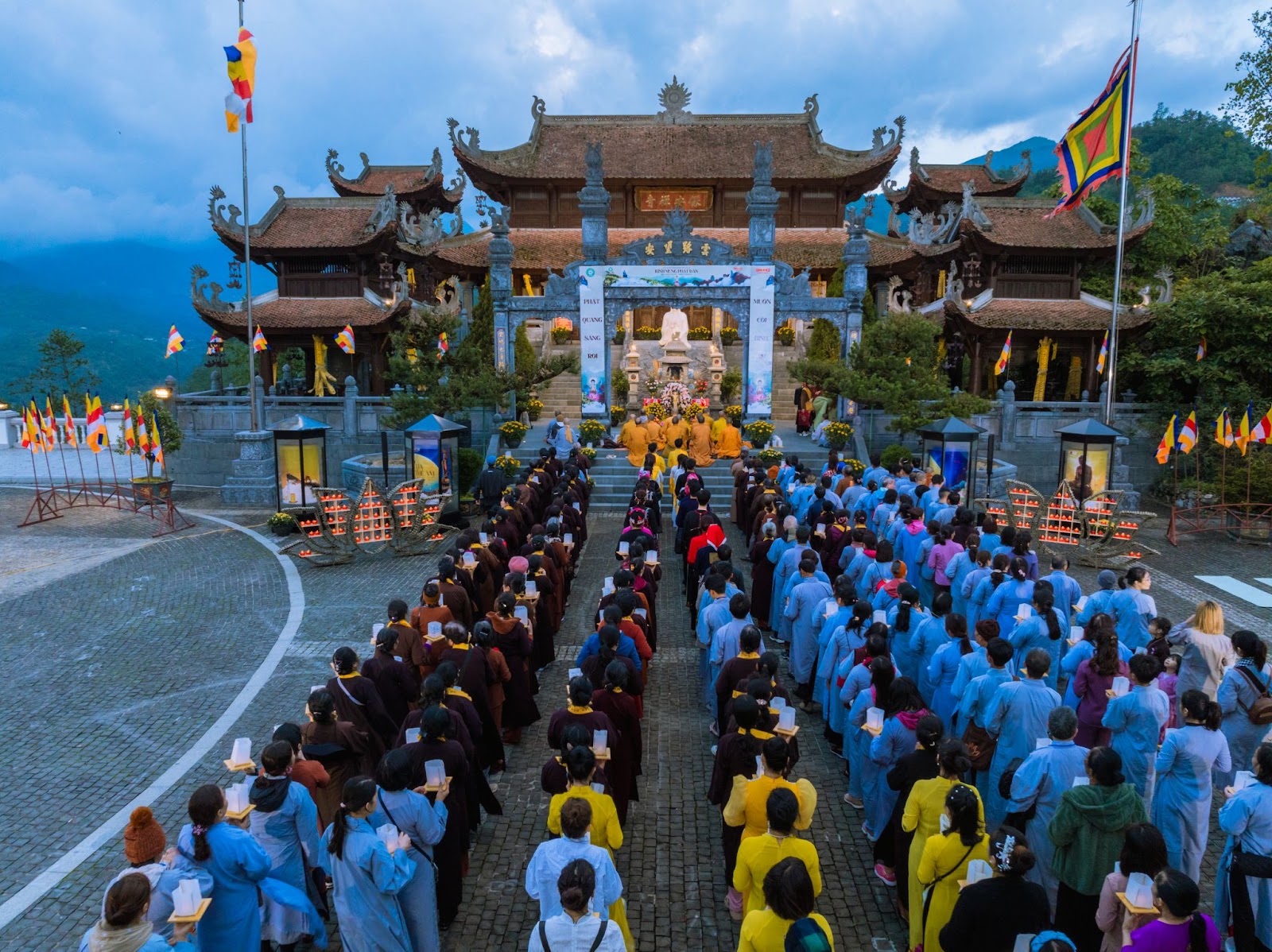 Bao An Thien Tu, the welcoming gateway temple marking the beginning of the Fansipan pilgrimage. (Photo: Collected)