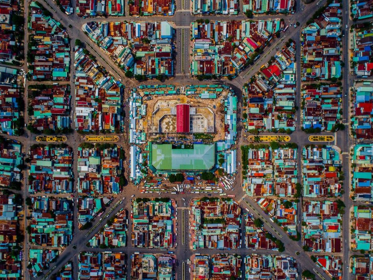 Chợ Tây Ninh nằm ngay trung tâm Tây Ninh, gần nhiều điểm du lịch nổi tiếng