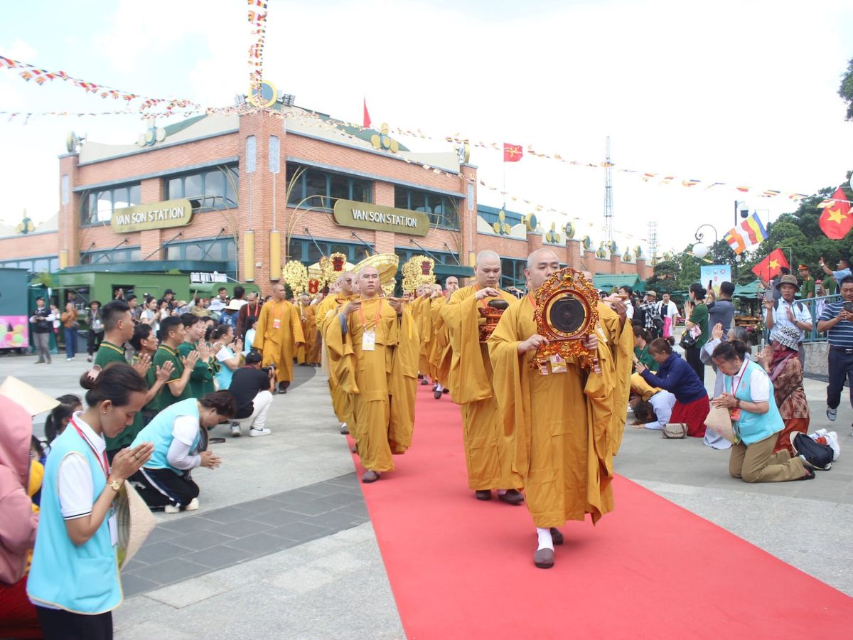 Chọn trang phục phù hợp với từng hoạt động trên núi Bà Đen Tây Ninh.