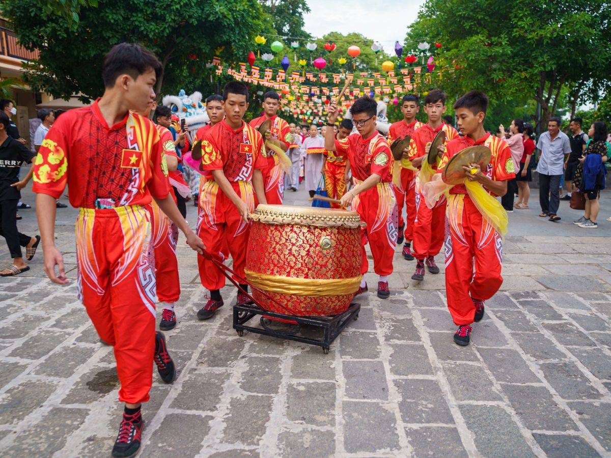 Lưu ý di chuyển sớm và xem thời tiết khi tham gia lễ hội Núi Bà Đen.