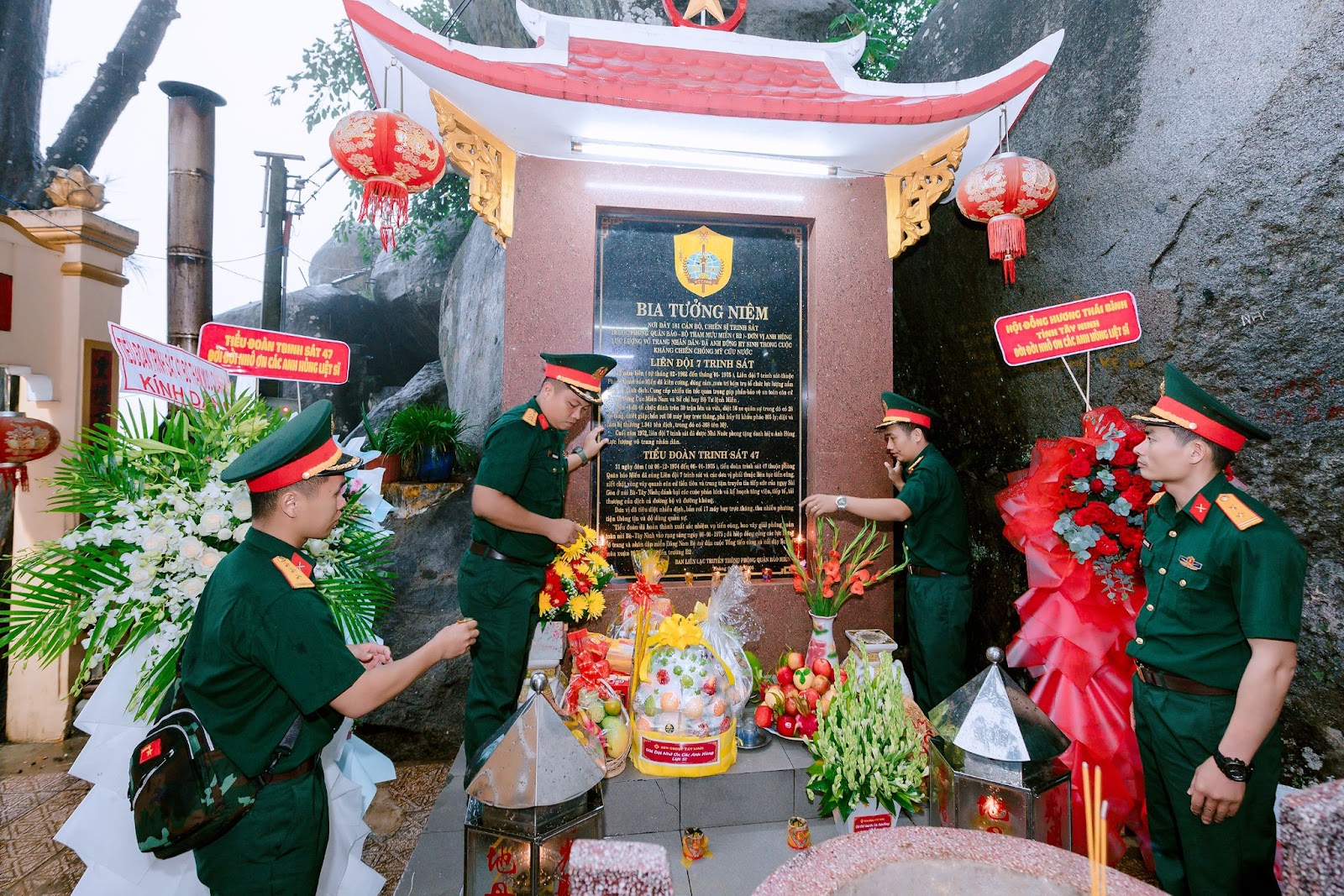 The soldiers still often visit and light incense to commemorate the fallen heroes at Hang Pagoda on special occasions.