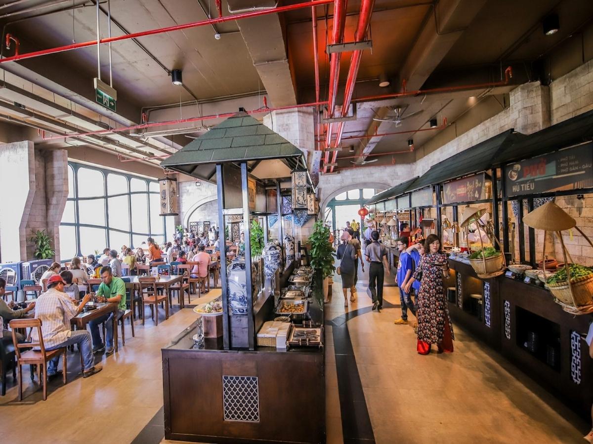 Bữa trưa nên thưởng thức tại nhà hàng Vân Sơn với những món đặc sản.