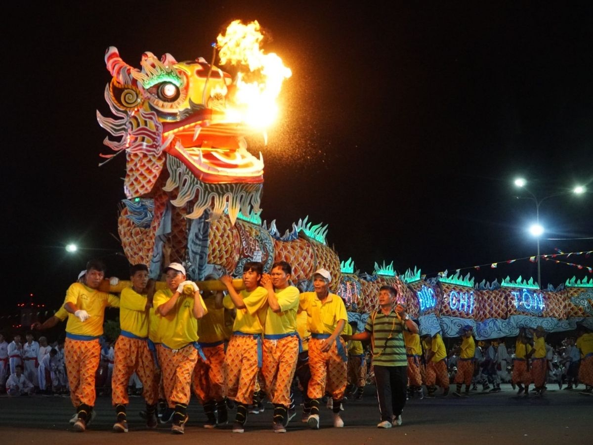 Lễ vía Đức Chí Tôn Tây Ninh quy tụ nhiều tiết mục văn hóa nghệ thuật truyền thống hấp dẫn.