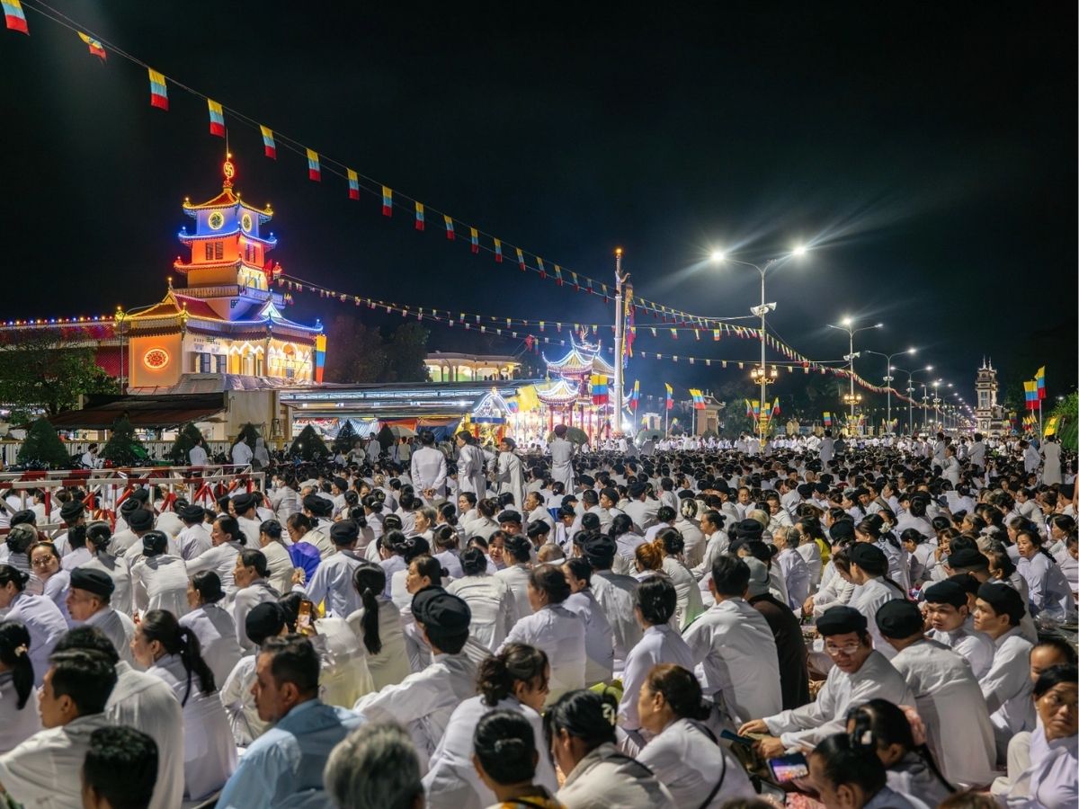 Mỗi mùa Hội Yến Diêu Trì Cung Tây Ninh thu hút khoảng 200.000 tín đồ và du khách từ khắp nơi về dự lễ.