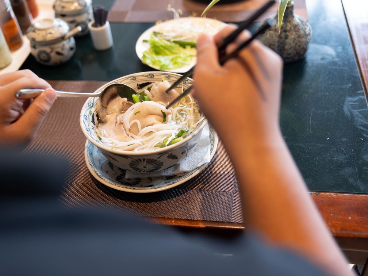 Dịch vụ tại Sol Kitchen được du khách đánh giá tích cực.