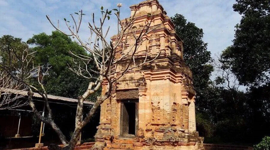 This is a valuable ancient architectural relic, an architectural and art works to mark a civilization of the people of more than 1.000 years ago (Photo: Collected)