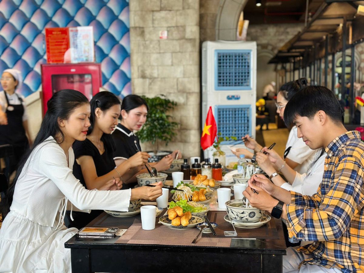 Ẩm thực tại Sol Kitchen phù hợp với nhiều thực khách khi đến tham quan núi Bà Đen.