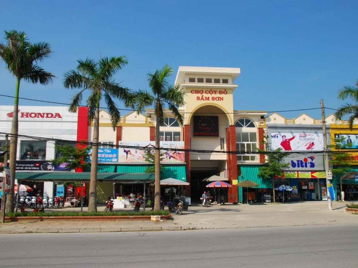 10-cho-cot-do-cho-dau-moi-hai-san-must-visit-o-sam-son.jpg