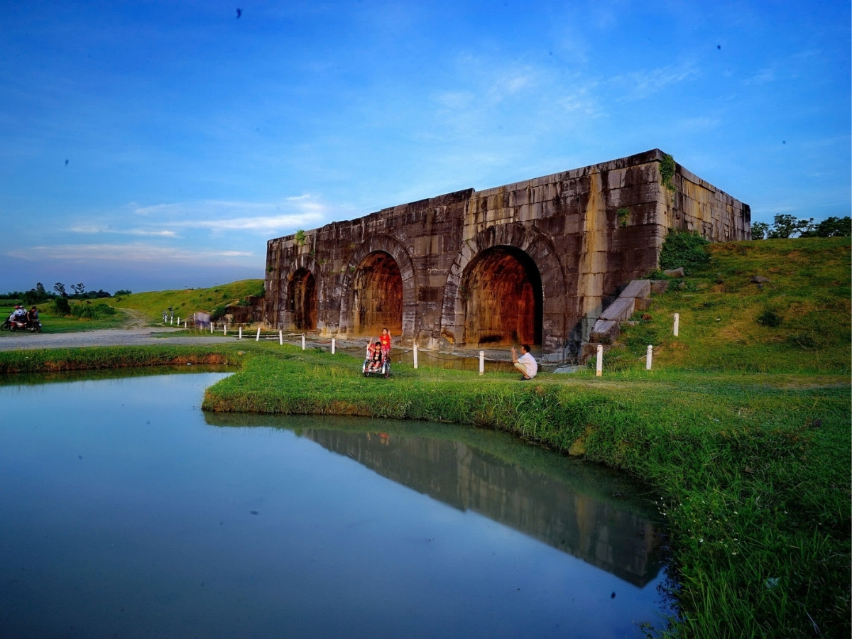 07-thanh-nha-ho-hien-ngang-be-the.jpg
