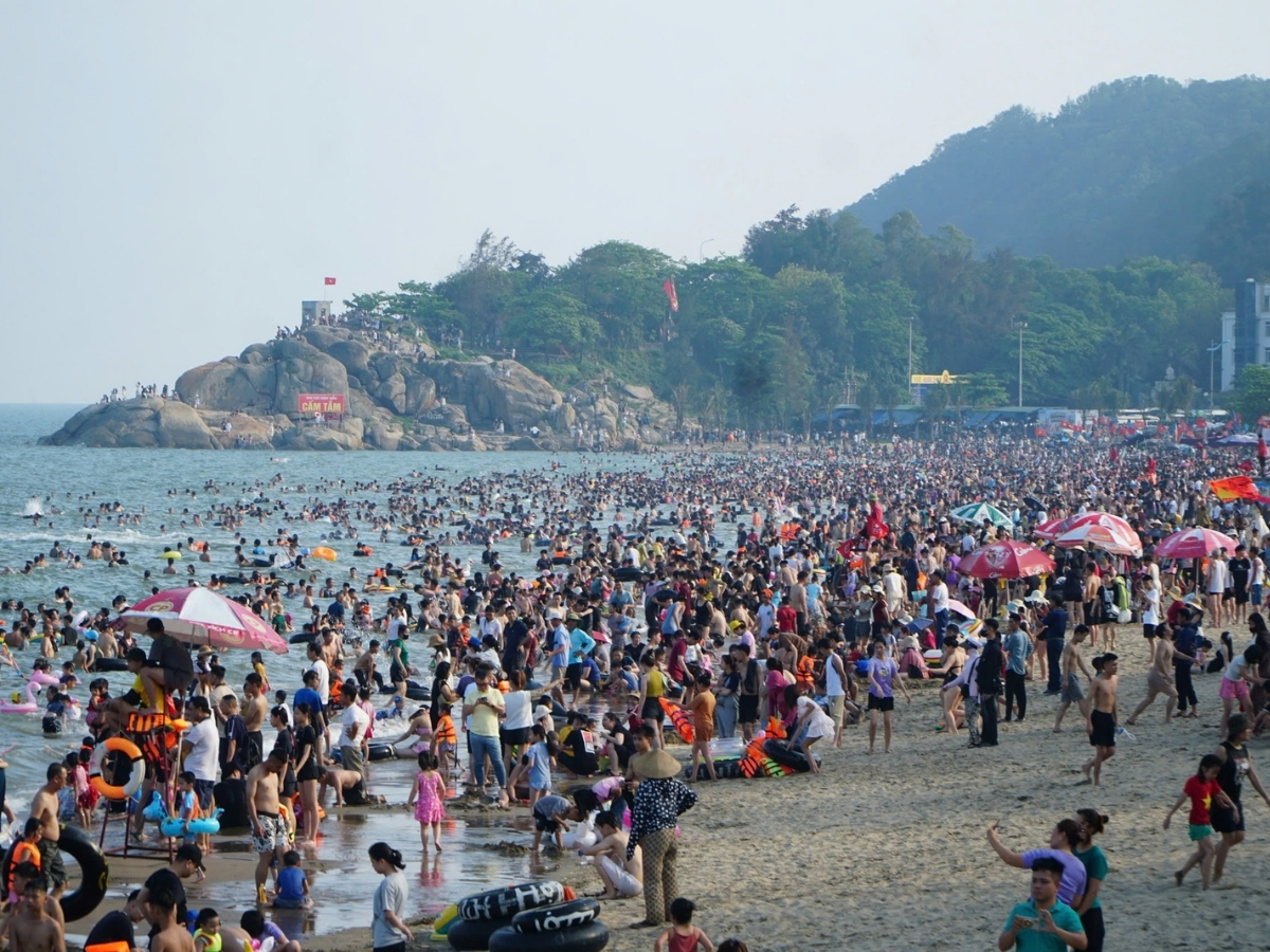 10-bien-sam-son-noi-tieng-thu-hut-dong-khach-moi-mua-du-lich.jpg