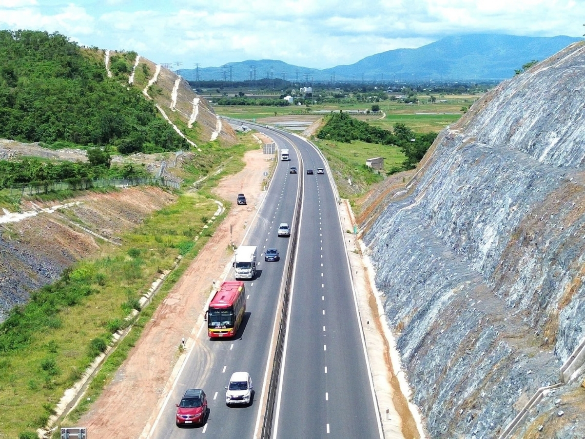 Cao tốc Bắc - Nam đã được nối liền từ Hà Nội đến tận Đà Nẵng.