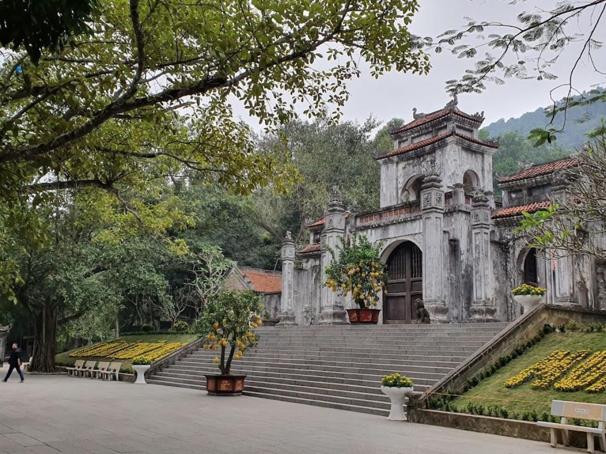 Đền Bà Triệu linh thiêng, cổ kính.