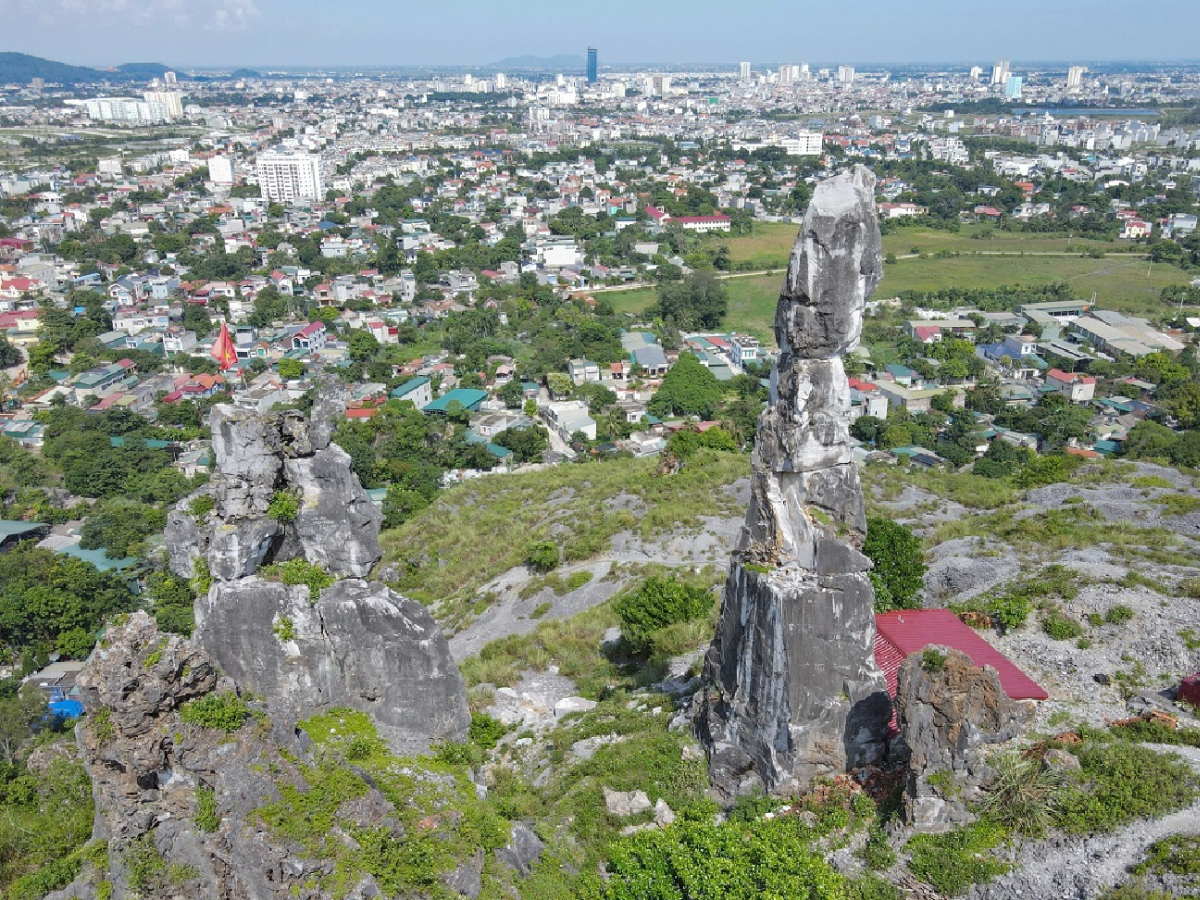 Hành trình trekking núi Nhồi Thanh Hóa mở ra những cung đường khám phá đầy thử thách và hấp dẫn.