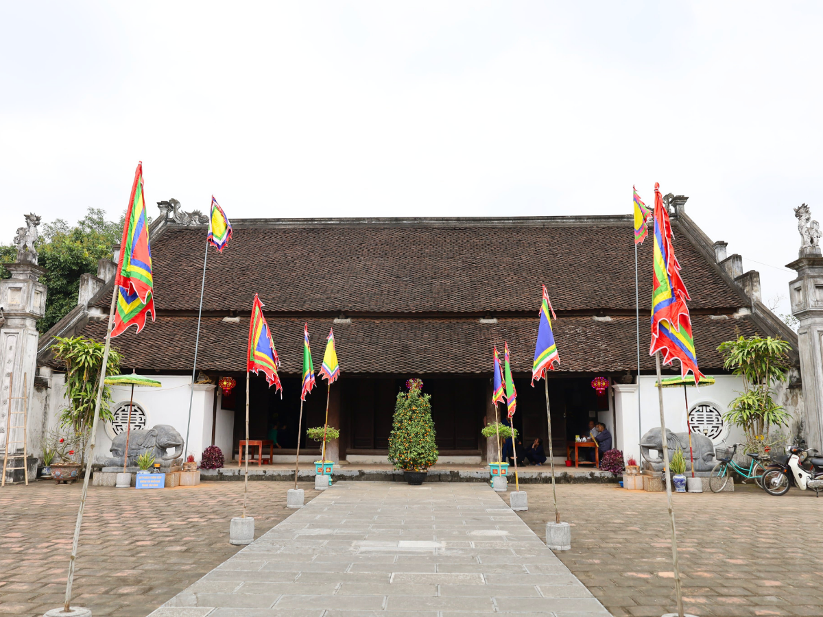 Các di tích đình làng, đền thờ giúp du khách hiểu rõ hơn về chiều sâu văn hóa, lịch sử của vùng đất Thanh Hóa.