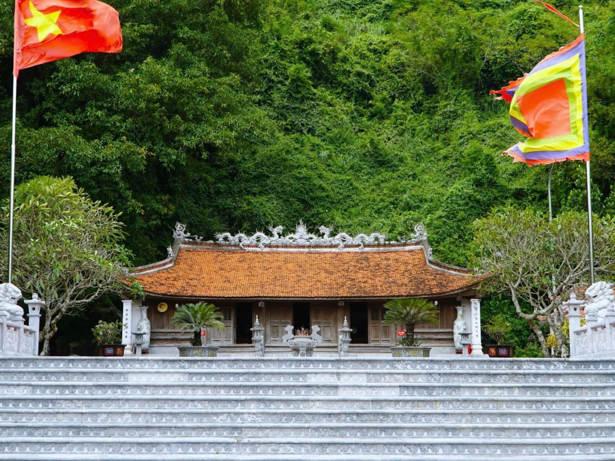 Đền thờ Mai An Tiêm được thiết kế theo phong cách kiến trúc truyền thống Việt Nam.