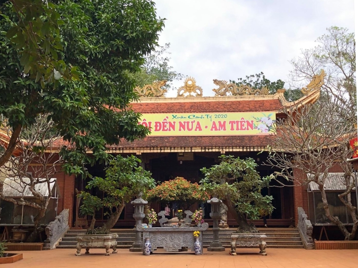 Đền Nưa là điểm đến tâm linh hàng đầu tại Thanh Hóa.