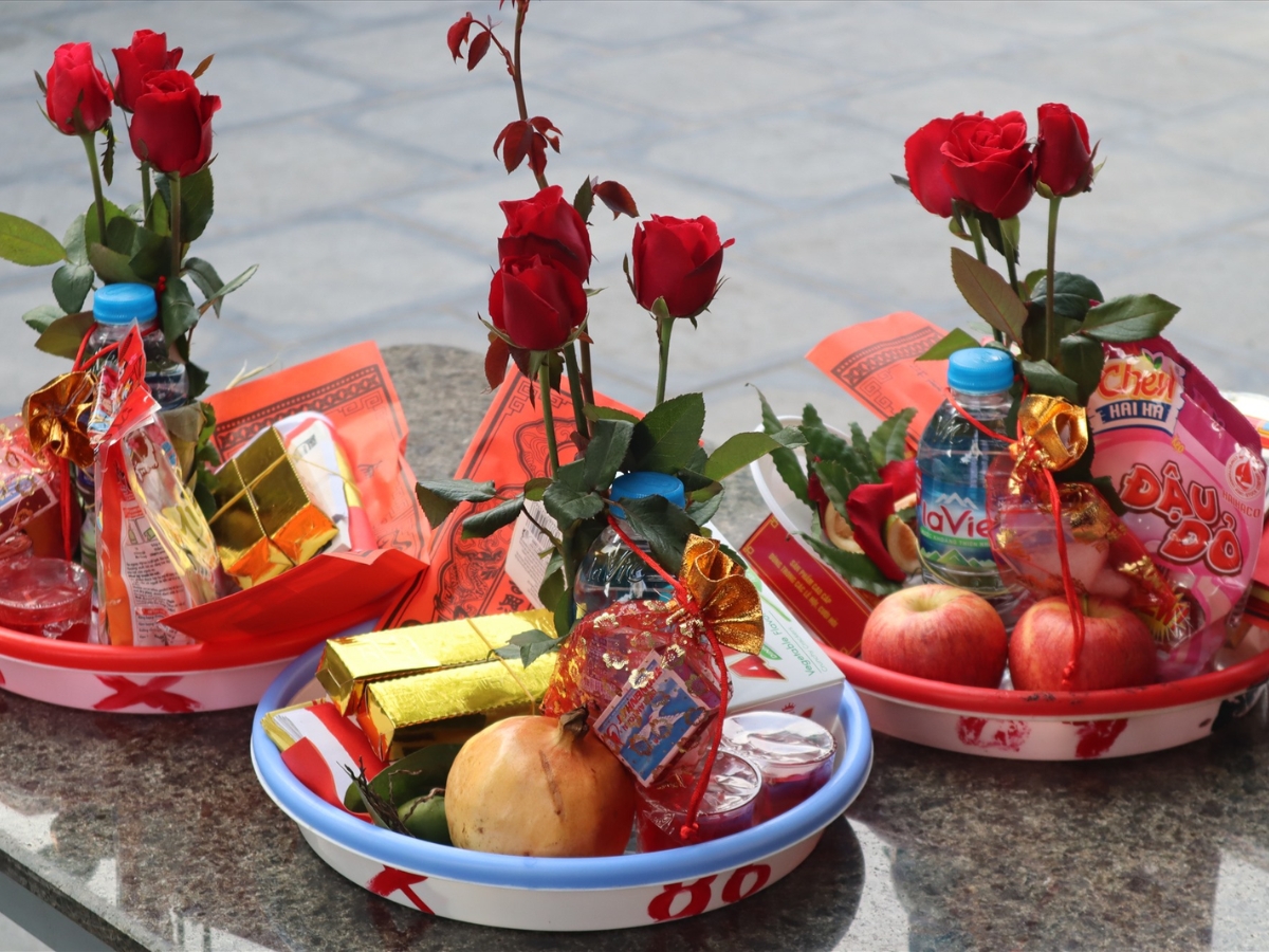 Chuẩn bị lễ vật đơn giản, thành tâm khi đi lễ chùa Sùng Nghiêm Diên Thánh dịp Tết