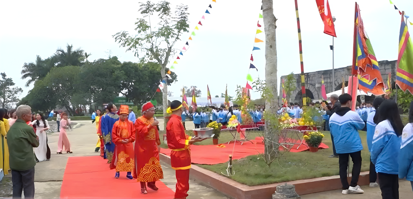 Lễ thượng nêu tại Di sản thành nhà Hồ đầu năm mới.