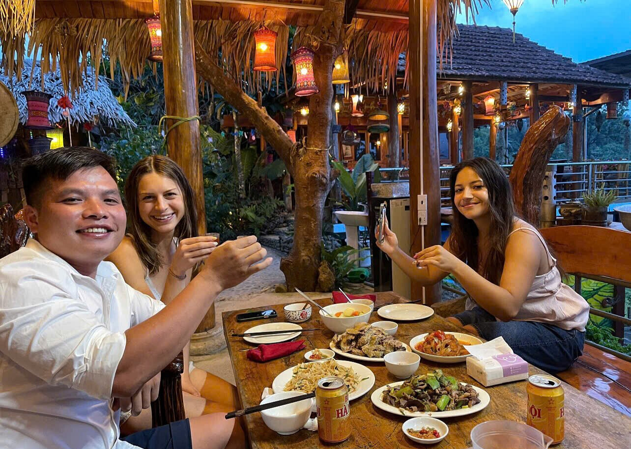 Ăn uống dịp Tết ở Thanh Hóa vẫn giữ mức giá dễ chịu so với nhiều điểm du lịch khác.