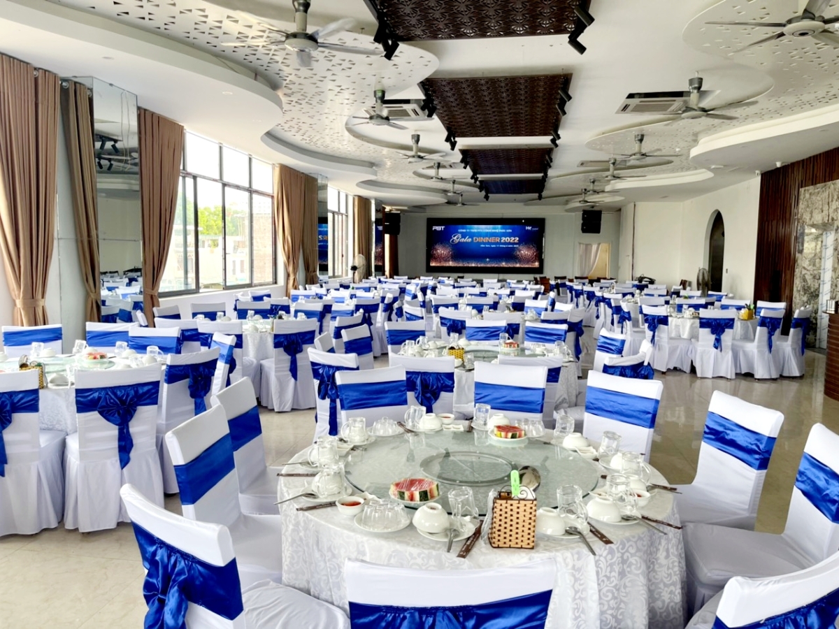 Nhiều du khách quan tâm, tìm kiếm quán ăn mở cửa Tết khi nghỉ dưỡng tại Sầm Sơn.