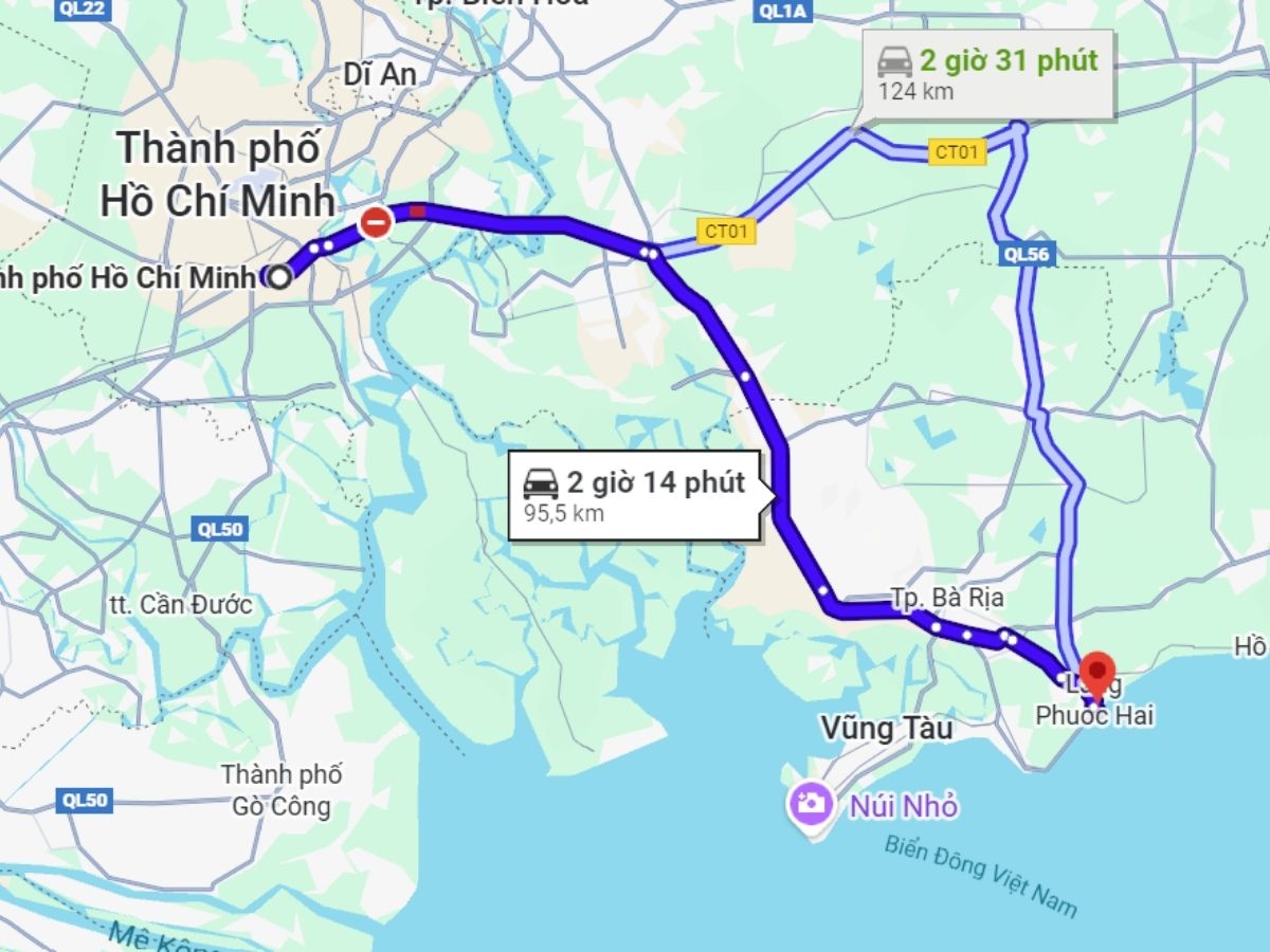 Du khách đi từ trung tâm TP.HCM đến bờ kè Phước Hải mất hơn 2 giờ di chuyển