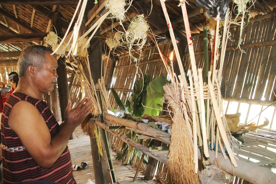 Lễ hội gắn liền với tín ngưỡng thờ cúng Thần Nông và Thần Lúa