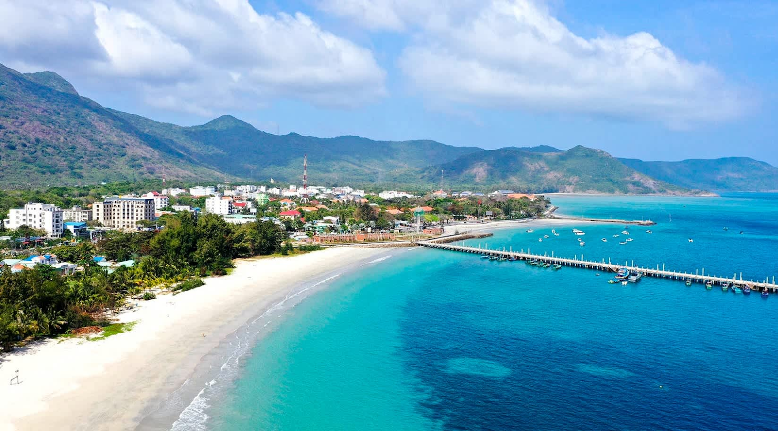 Du khách nên tìm hiểu thời tiết trước chuyến đi để hành trình khám phá Côn Đảo thuận lợi nhất