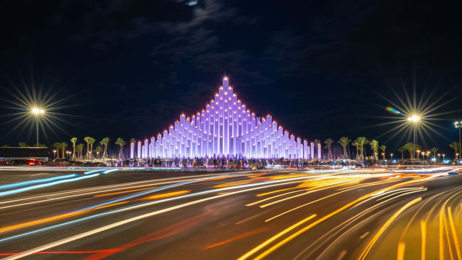 Tháp Tam Thắng và Tượng đài “Giọt nước” là những biểu tượng nhân văn kiến tạo diện mạo đô thị TP HCM