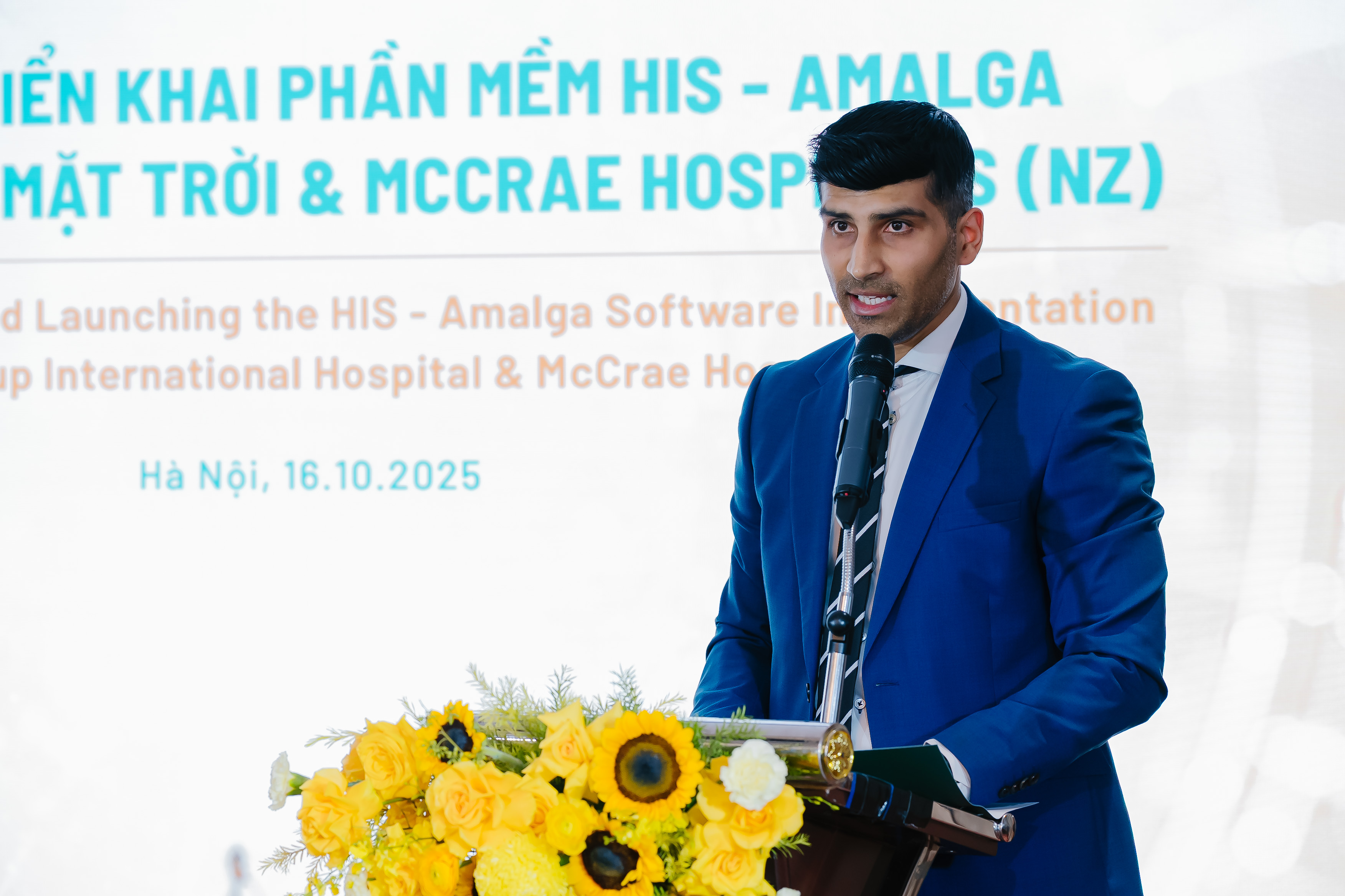 Ông Niru Rajakumar bày tỏ niềm vui khi hợp tác với Bệnh viện Mặt Trời