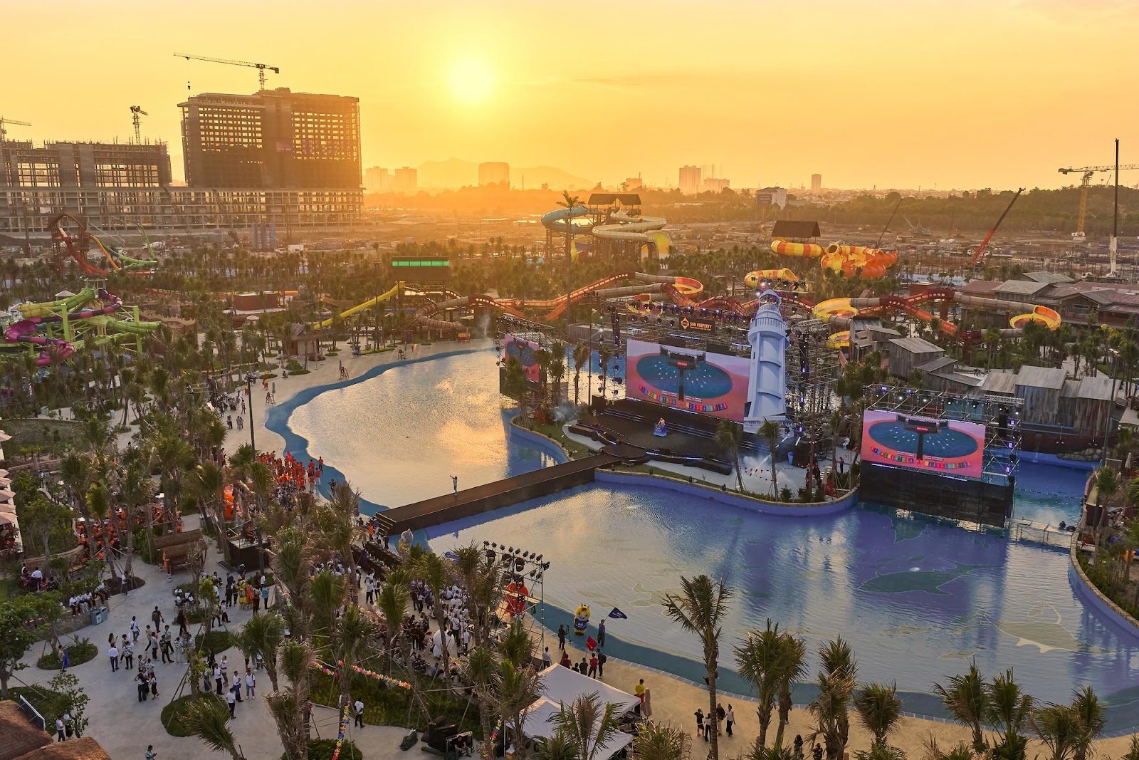 Công viên nước 15ha đã đi vào vận hành, dự án Blanca City tiếp tục được thi công khẩn trương