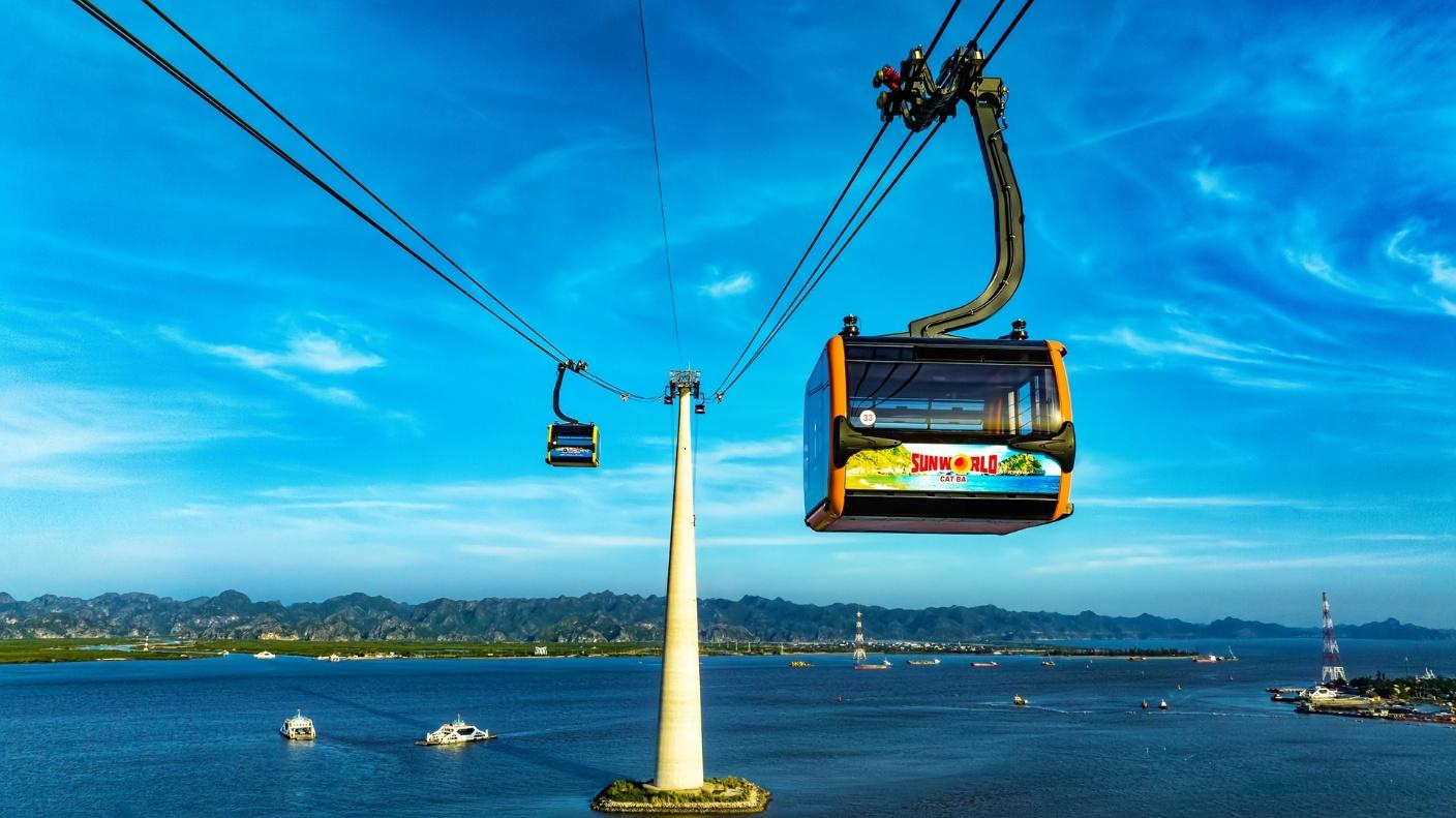 Cáp treo – điểm nhấn về hạ tầng “xanh” nội đảo Cát Bà.