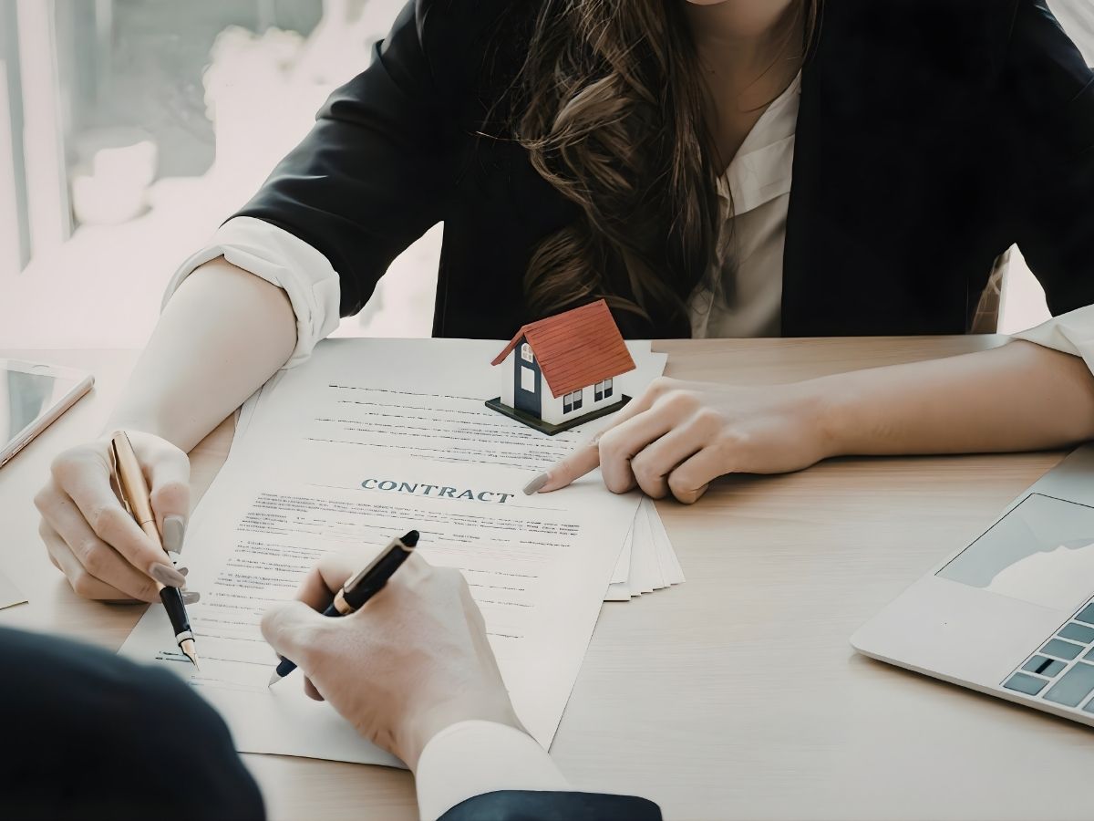 Phạm vi công việc và thời hạn trong hợp đồng môi giới bất động sản.