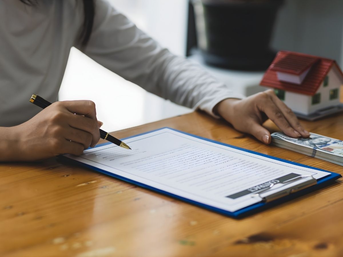 Thỏa thuận mức đặt cọc và tiến độ thanh toán khi mua đất.