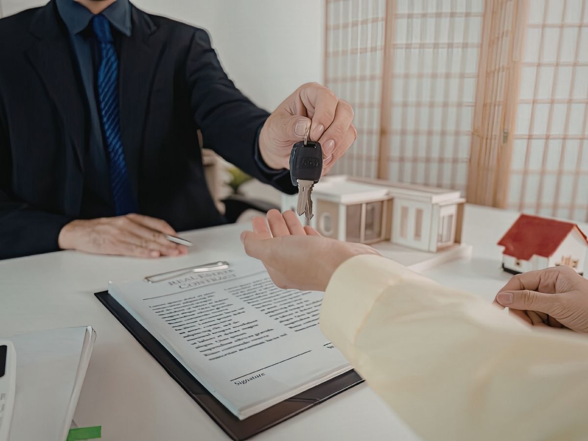 Biên bản bàn giao căn hộ lập khi dự án đủ điều kiện.