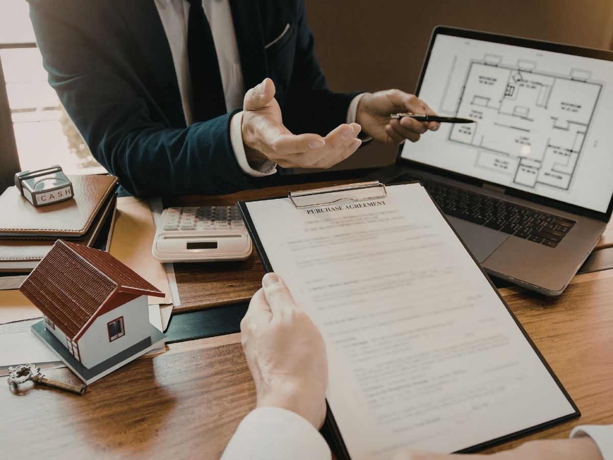 Hợp đồng đặt cọc đảm bảo giao kết mua bán căn hộ.