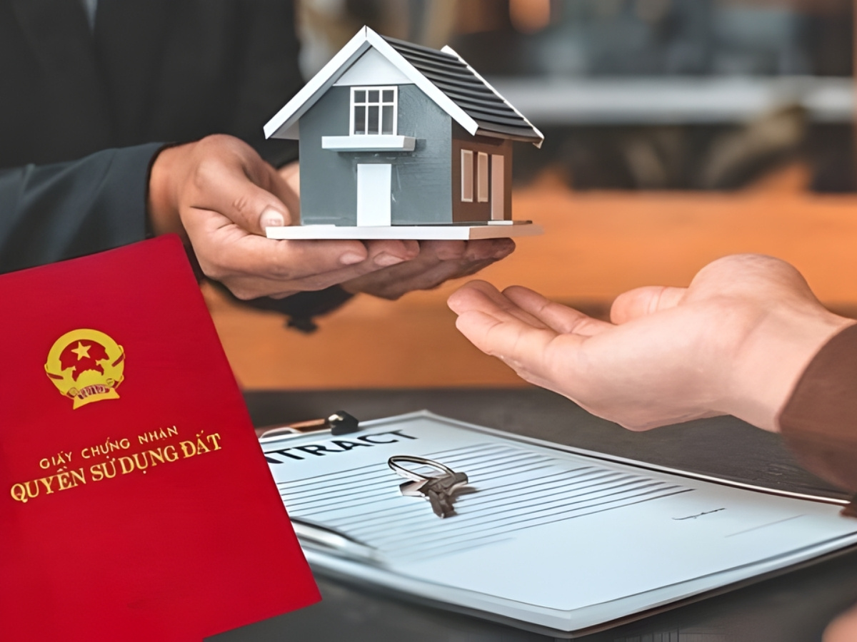 Thuế thu nhập cá nhân khi chuyển nhượng quyền sử dụng đất.