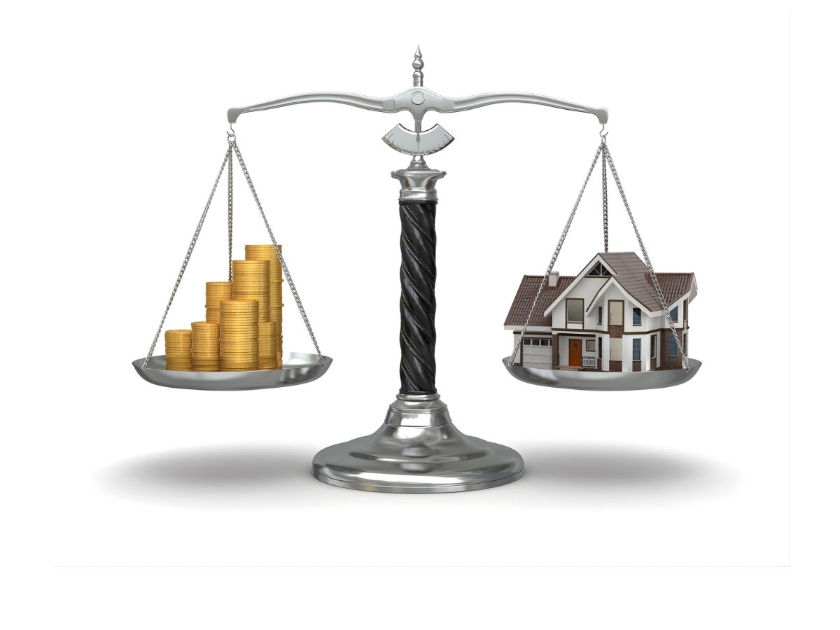 Người mua cần kiểm tra pháp lý của lô đất, giao dịch công chứng tránh lừa đảo.