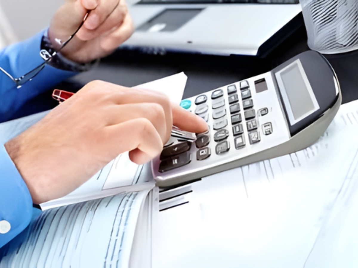 Người mua phải nộp phí công chứng mua bán nhà đầy đủ sau khi hoàn tất hợp đồng.