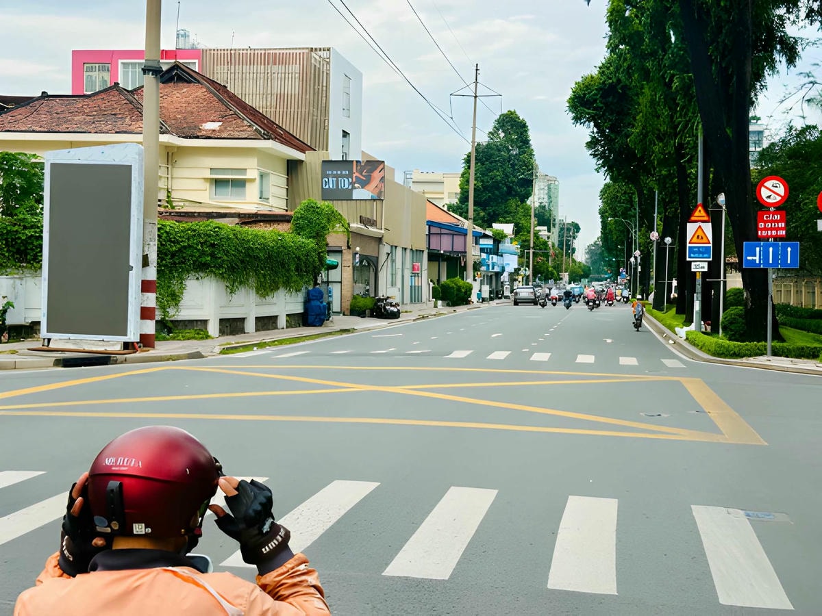 So sánh thế đất đường đâm thẳng và chéo trong phong thủy.