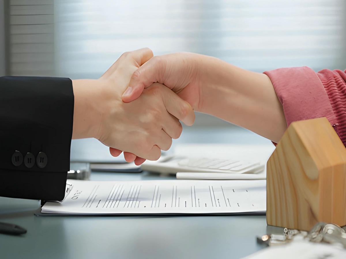 Phí môi giới do các bên thỏa thuận linh hoạt trong giao dịch.